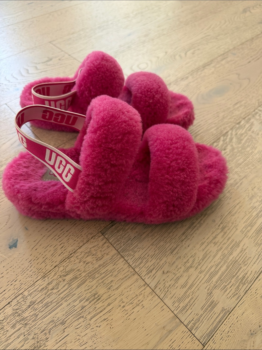 UGG Fluff Yeah Slide - Plush Shearling Sandal size 7